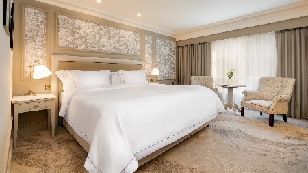 Brooks Hotel Executive King Size Room